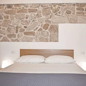 La Casa Di Alceo , Syracuse Italia